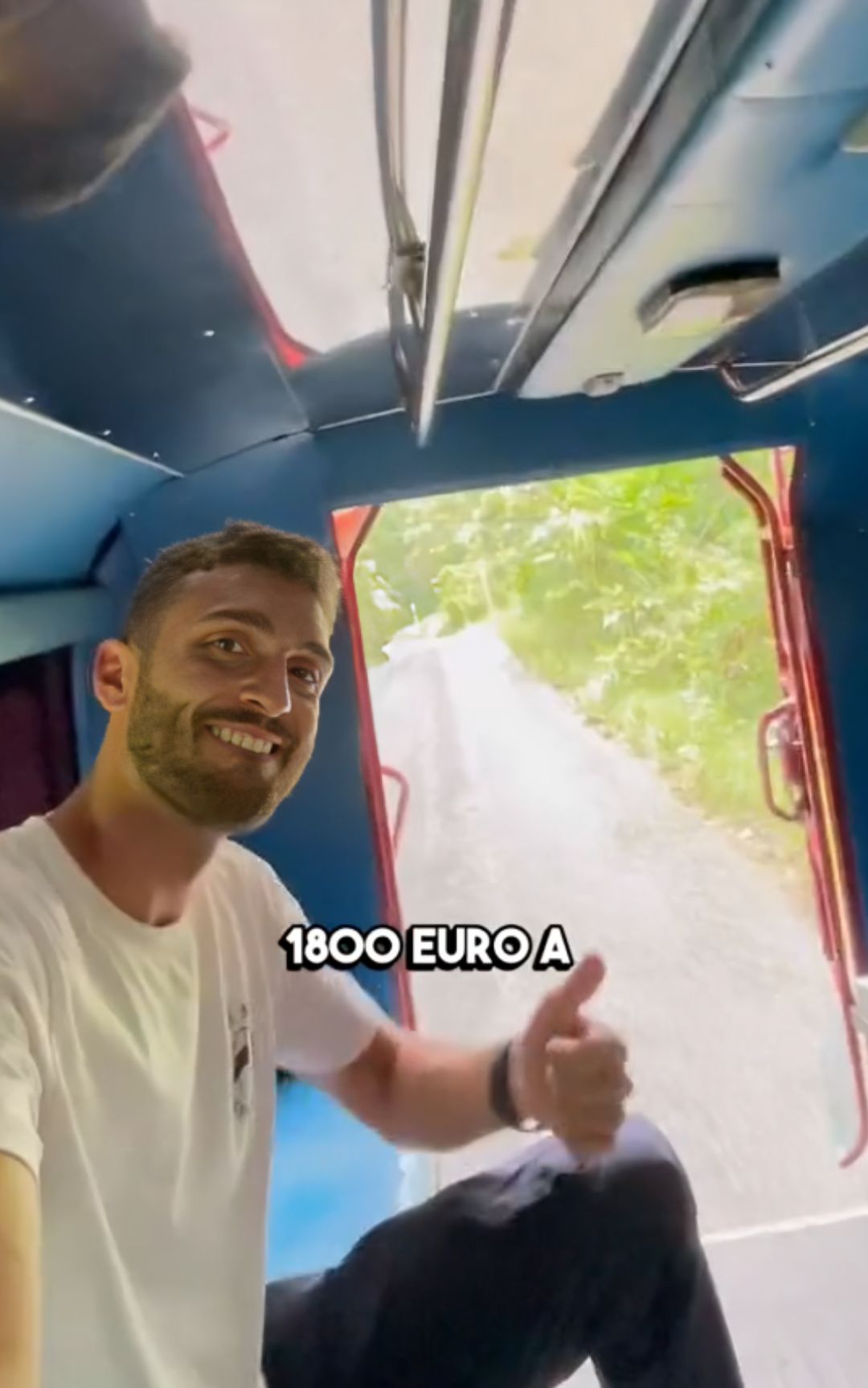 Thailandia, la spesa totale dell'autore del video