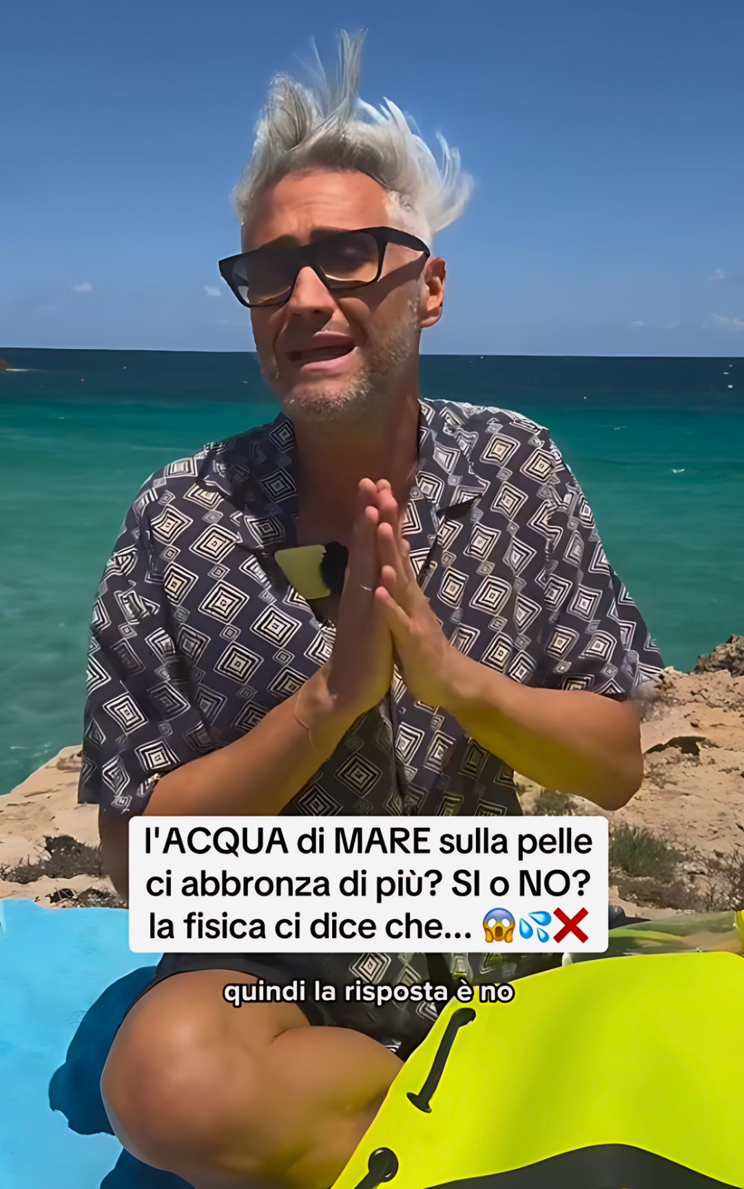 Acqua di mare, ci si abbronza di più o di meno? La risposta del fisico