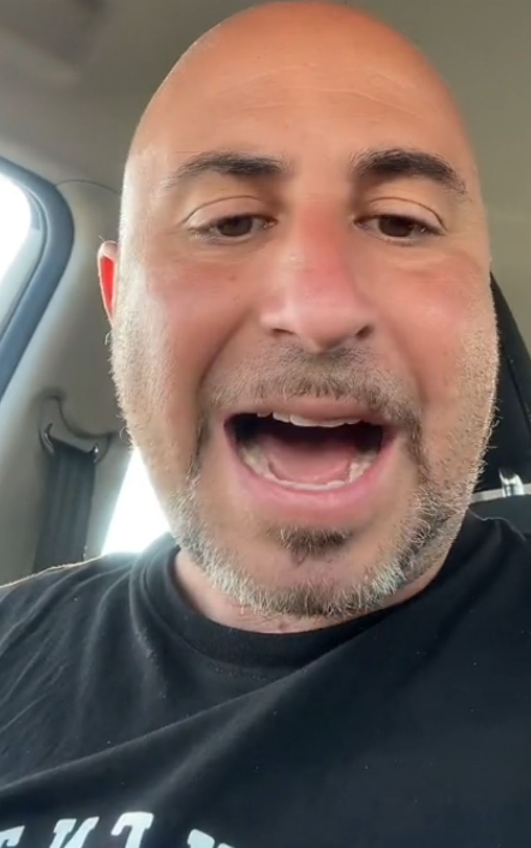 Bonus acquisti, l'INPS invia le carte per errore: cosa bisogna fare in questo caso