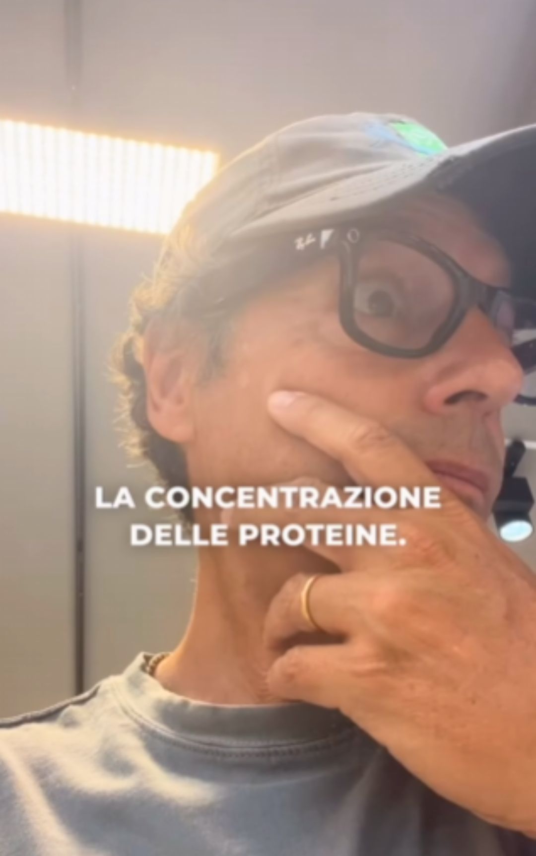 Yogurt greco e alla greca, la differenza da non sottovalutare