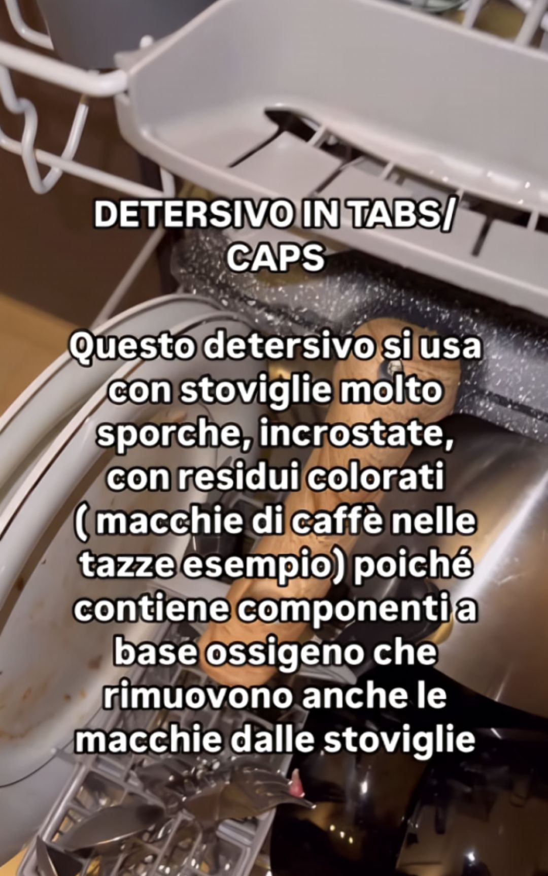 Lavastoviglie, cosa cambia tra detersivo in tabs e liquido