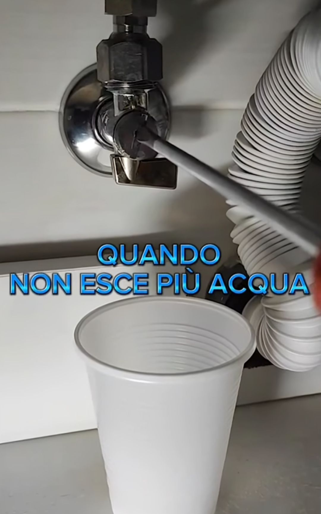 Acqua calda che non esce dal rubinetto, cause e soluzioni