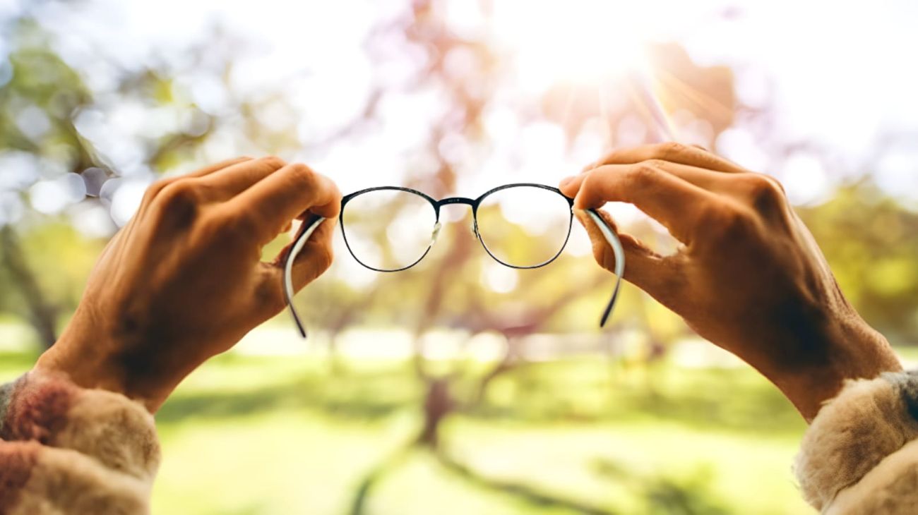 Occhiali da vista, come pulirli usando due ingredienti da cucina