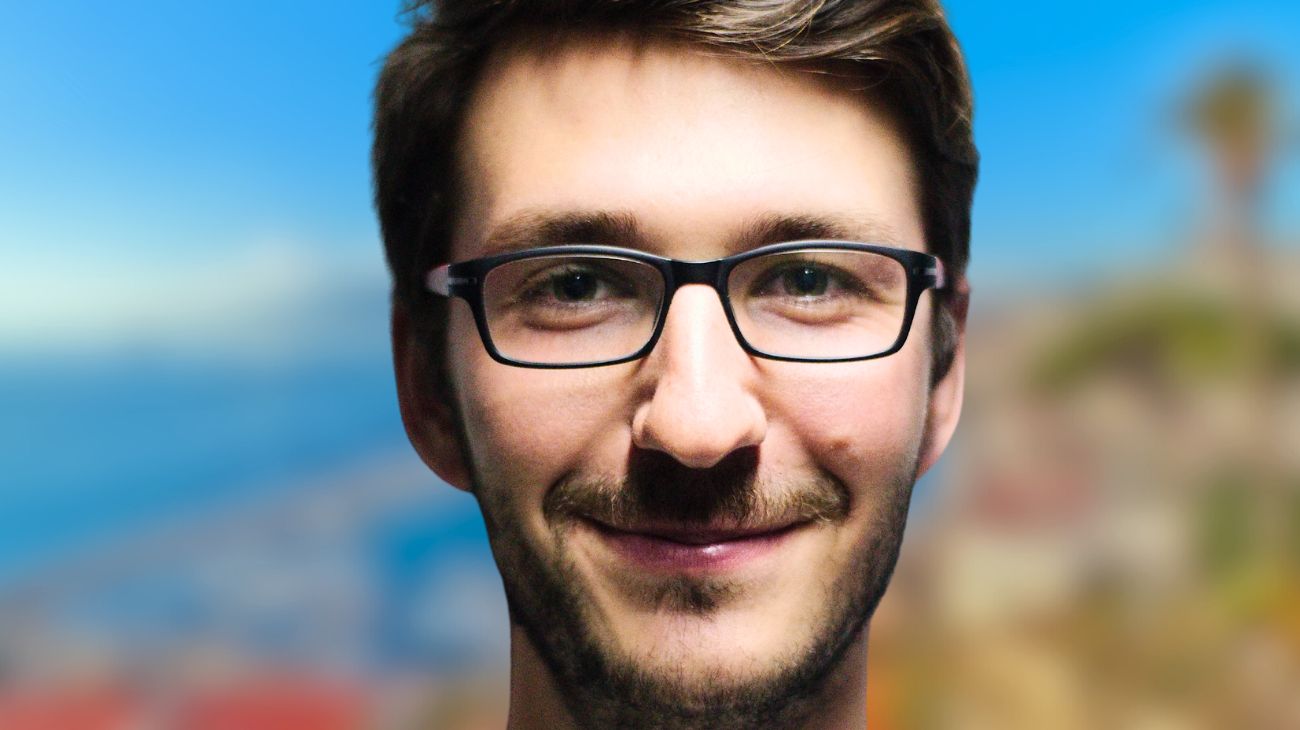 Napoli concorso lavoratore sorridente