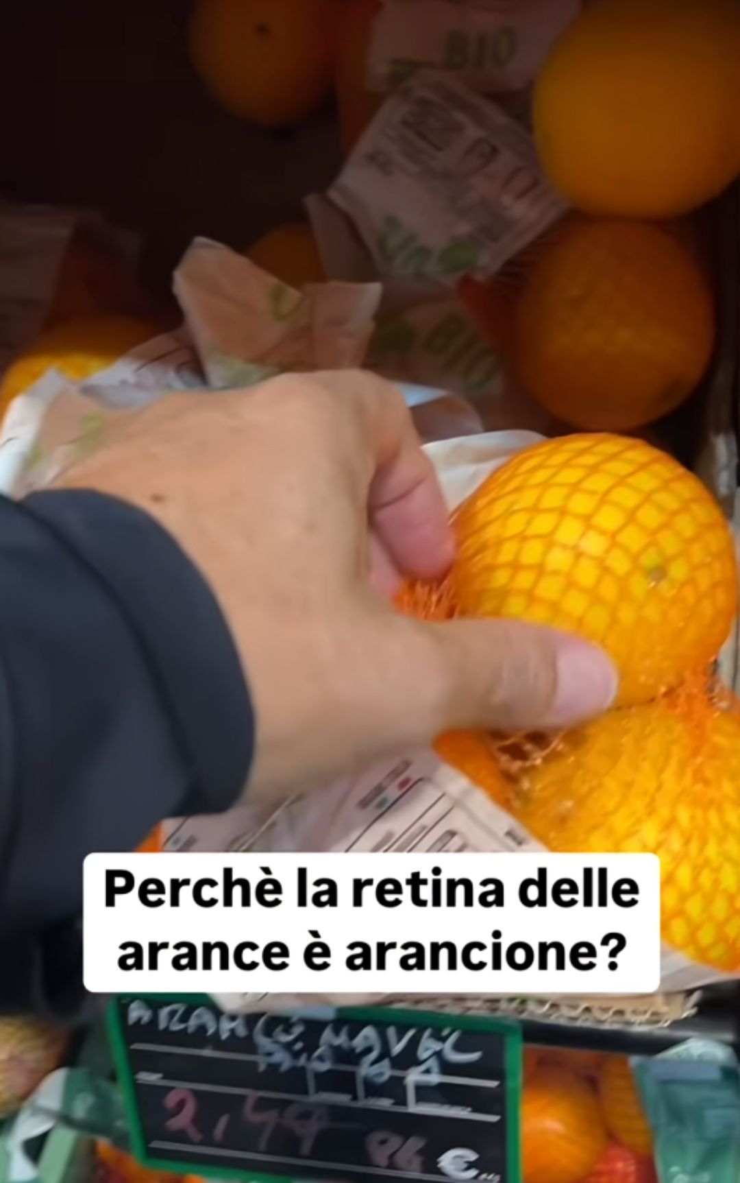 Arance, come viene scelto il colore della retina nei supermercati