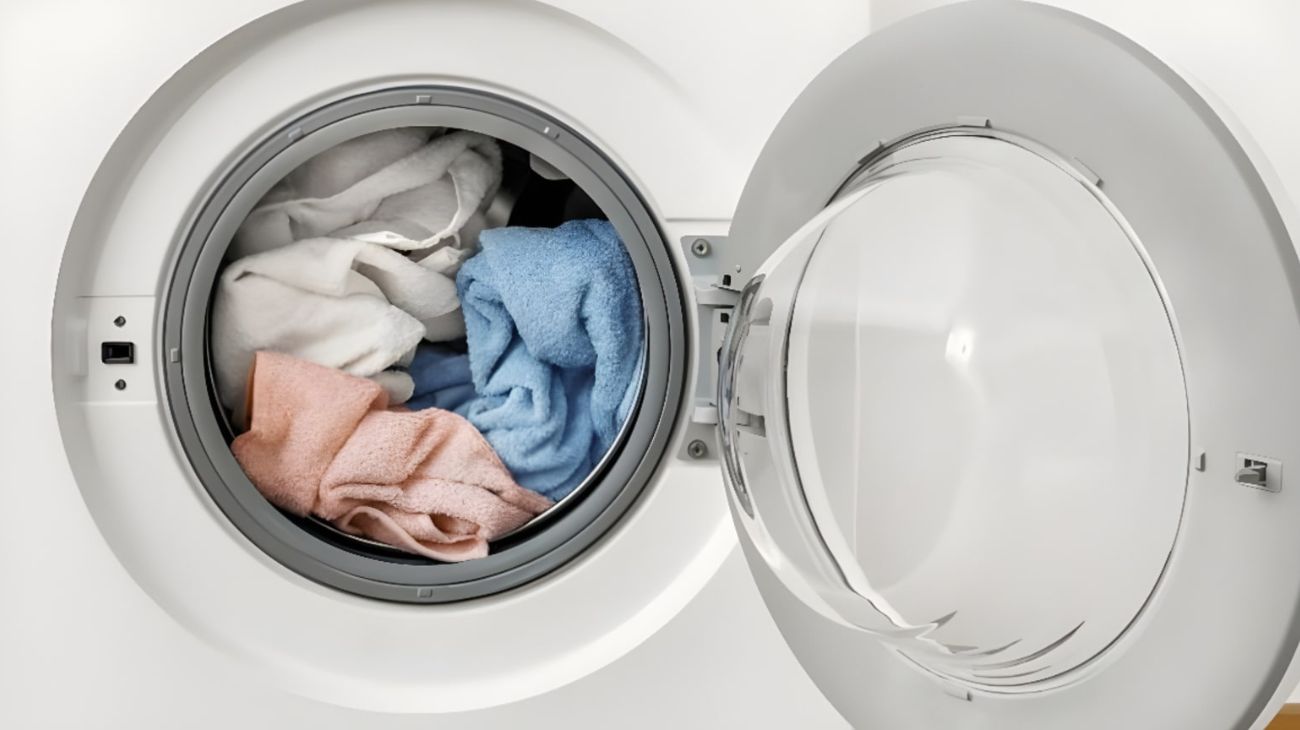 Lavatrice, come risparmiare tempo nell'asciugatura grazie a un semplice trucco