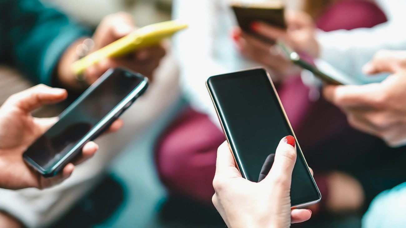 Cronologia WhatsApp spazio telefono